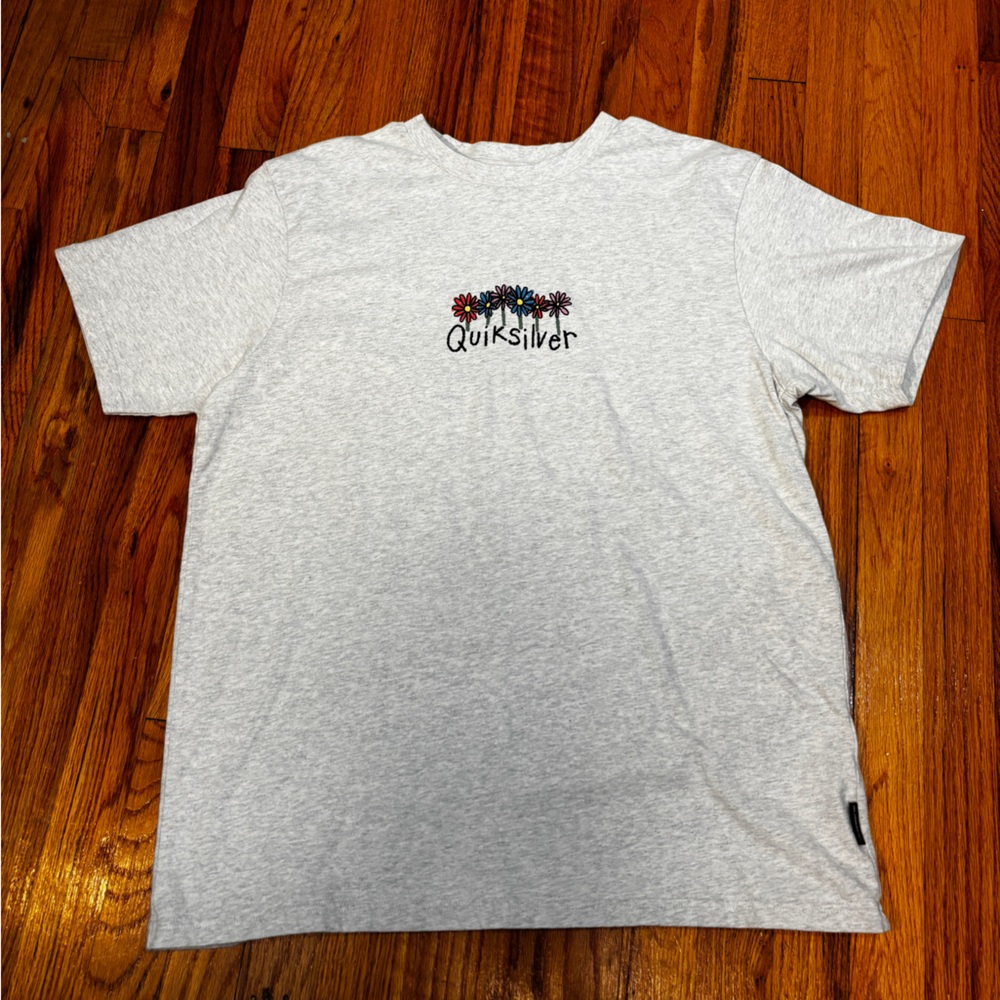 Y2K Quiksilver Daisy flower tee grey surf skate tee